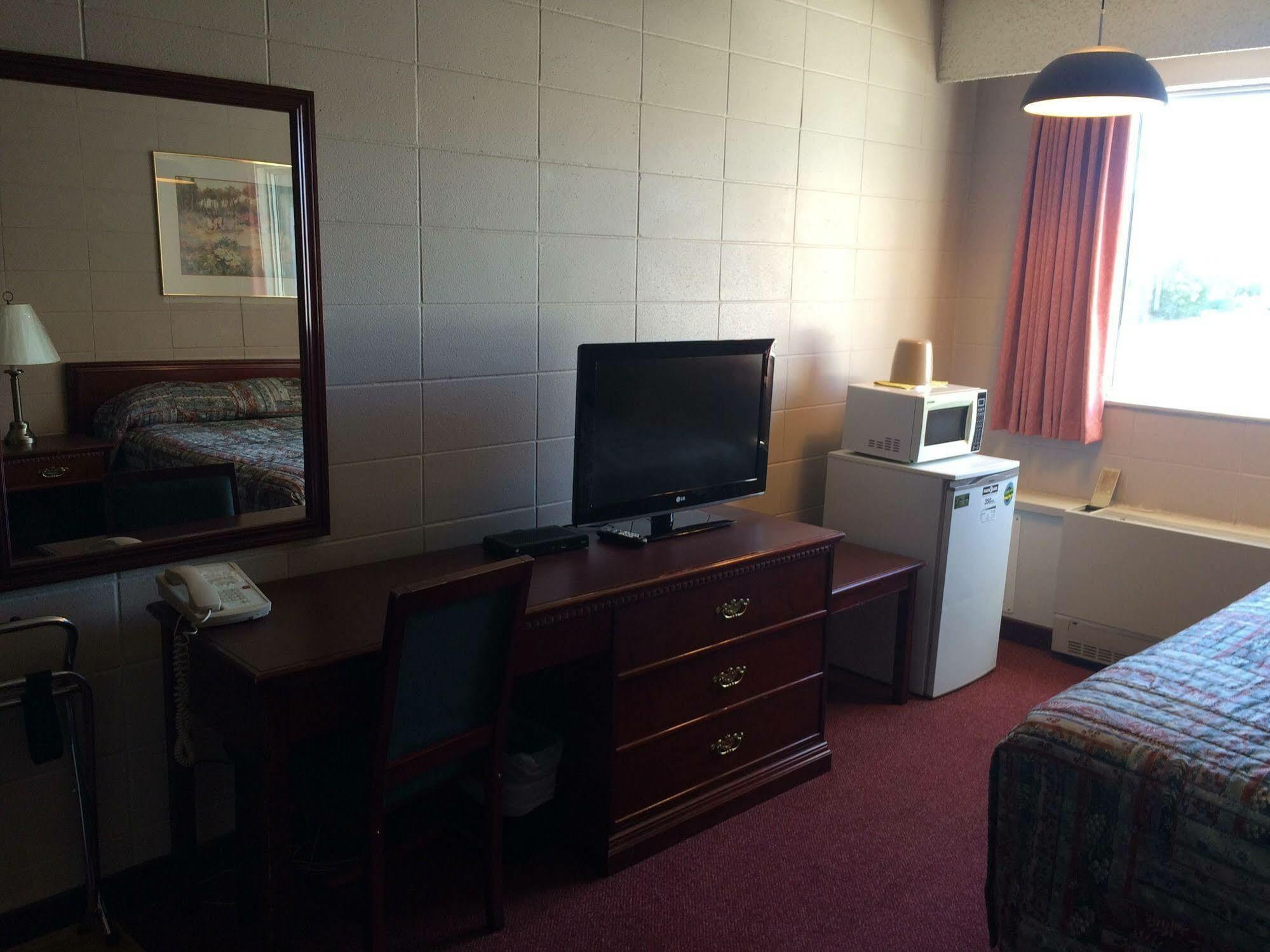 Midtown Motor Inn Bonnyville Ngoại thất bức ảnh